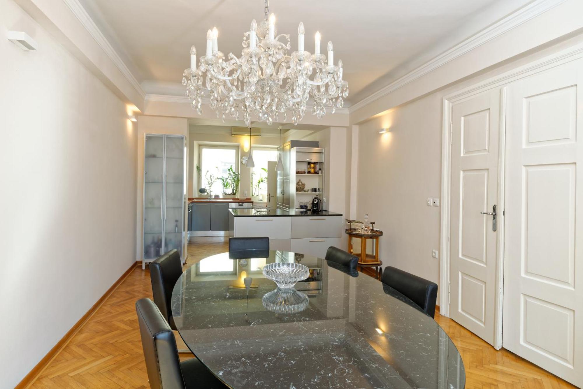 Neoclassical Luxury Apartment 卢布尔雅那 外观 照片