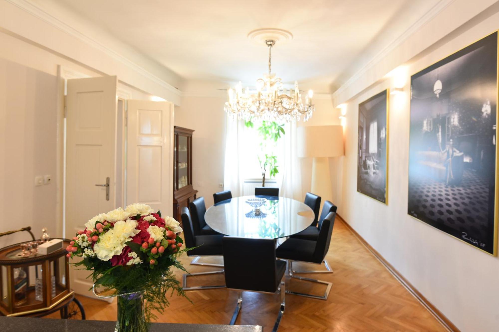 Neoclassical Luxury Apartment 卢布尔雅那 外观 照片