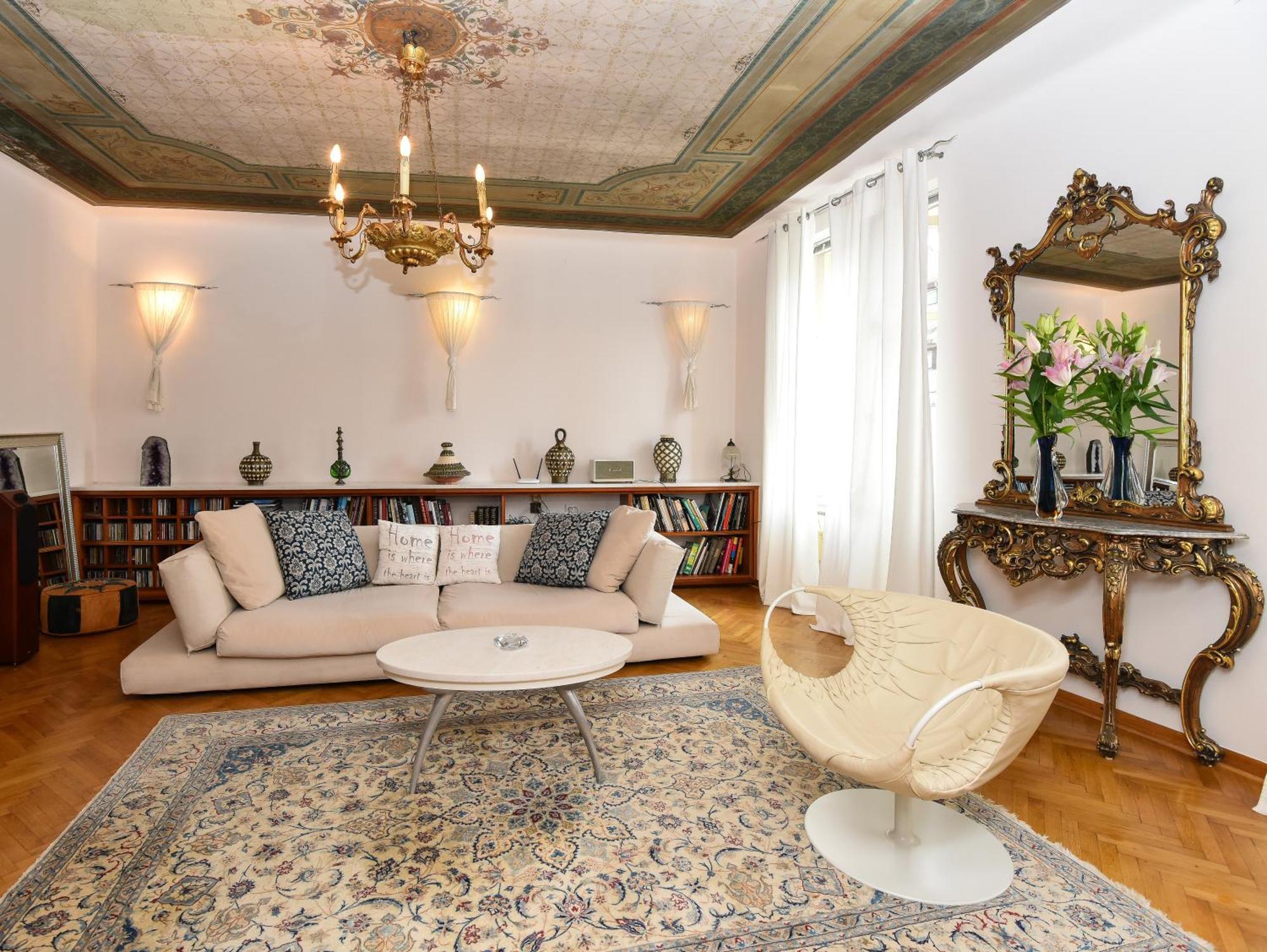 Neoclassical Luxury Apartment 卢布尔雅那 外观 照片
