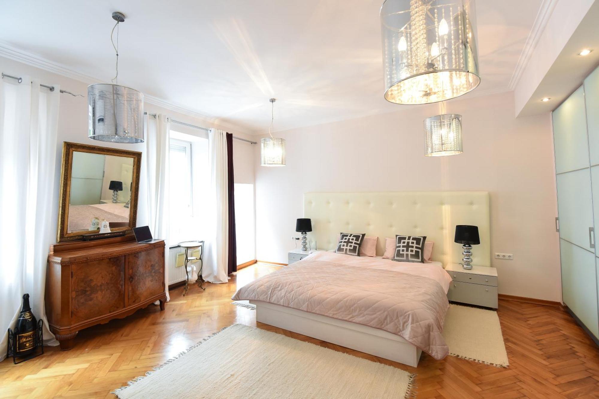 Neoclassical Luxury Apartment 卢布尔雅那 外观 照片