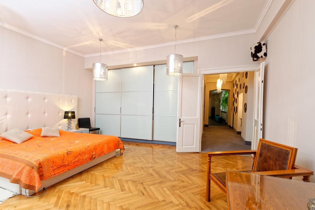 Neoclassical Luxury Apartment 卢布尔雅那 外观 照片