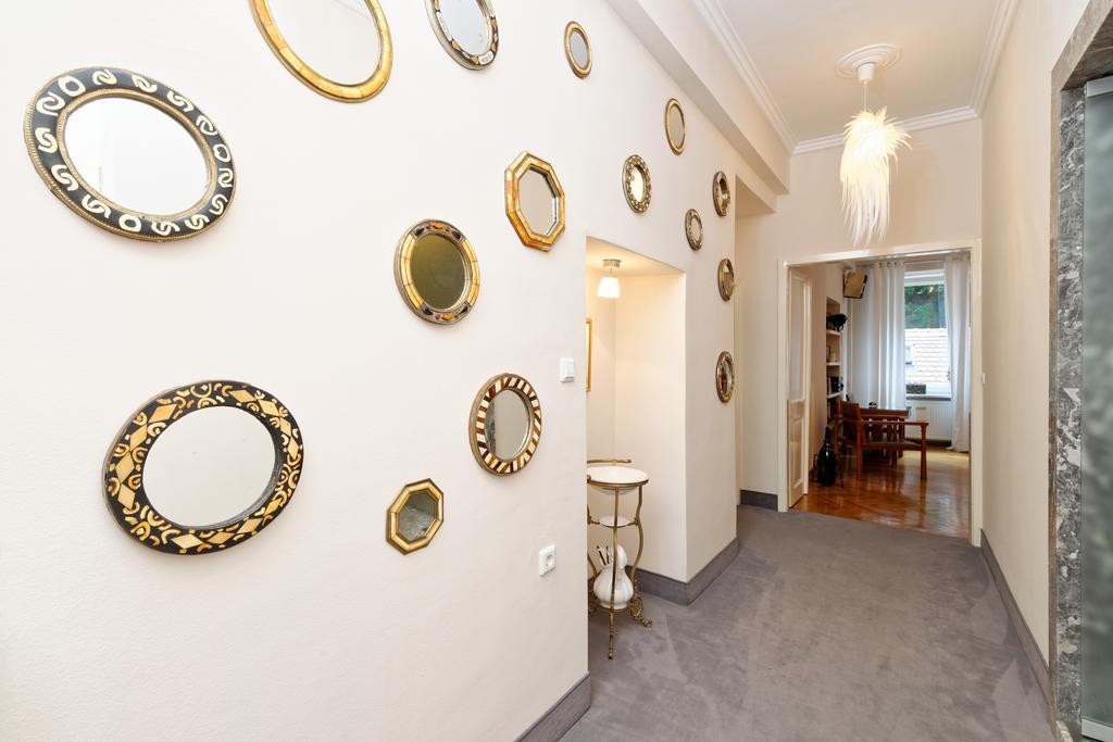 Neoclassical Luxury Apartment 卢布尔雅那 外观 照片